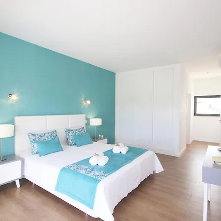 Riviera - Com Piscina Aquecivel, 2 Jacuzzis E Bbq Em * Armacao de Pera