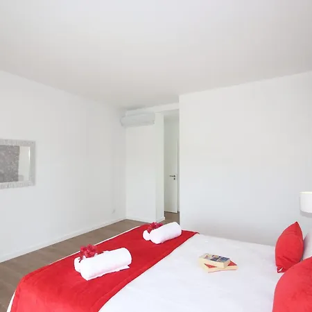 Villa Riviera - Com Piscina Aquecivel, 2 Jacuzzis E Bbq Em *