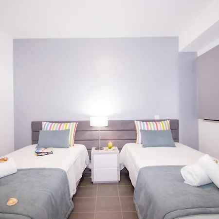 Riviera - Com Piscina Aquecivel, 2 Jacuzzis E Bbq Em * Armação de Pêra