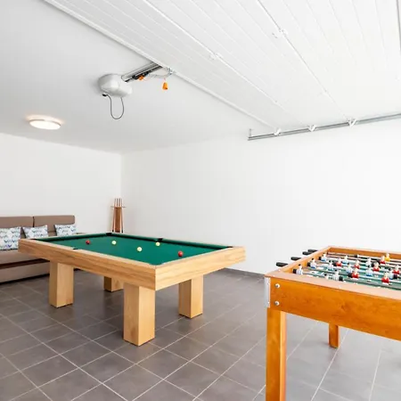 Riviera - Com Piscina Aquecivel, 2 Jacuzzis E Bbq Em * Armação de Pêra
