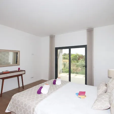 Riviera - Com Piscina Aquecivel, 2 Jacuzzis E Bbq Em