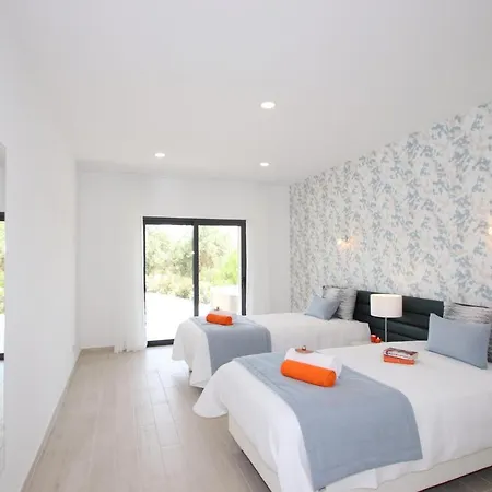 Riviera - Com Piscina Aquecivel, 2 Jacuzzis E Bbq Em Villa