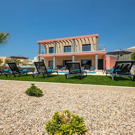 Villa Riviera - Com Piscina Aquecivel, 2 Jacuzzis E Bbq Em