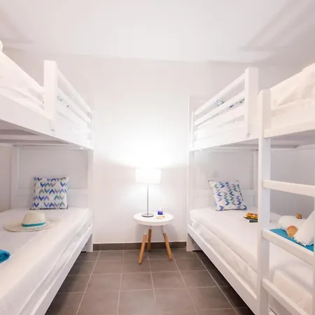 Riviera - Com Piscina Aquecivel, 2 Jacuzzis E Bbq Em *